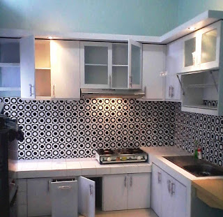 Examples of Aluminum Kitchen Sets