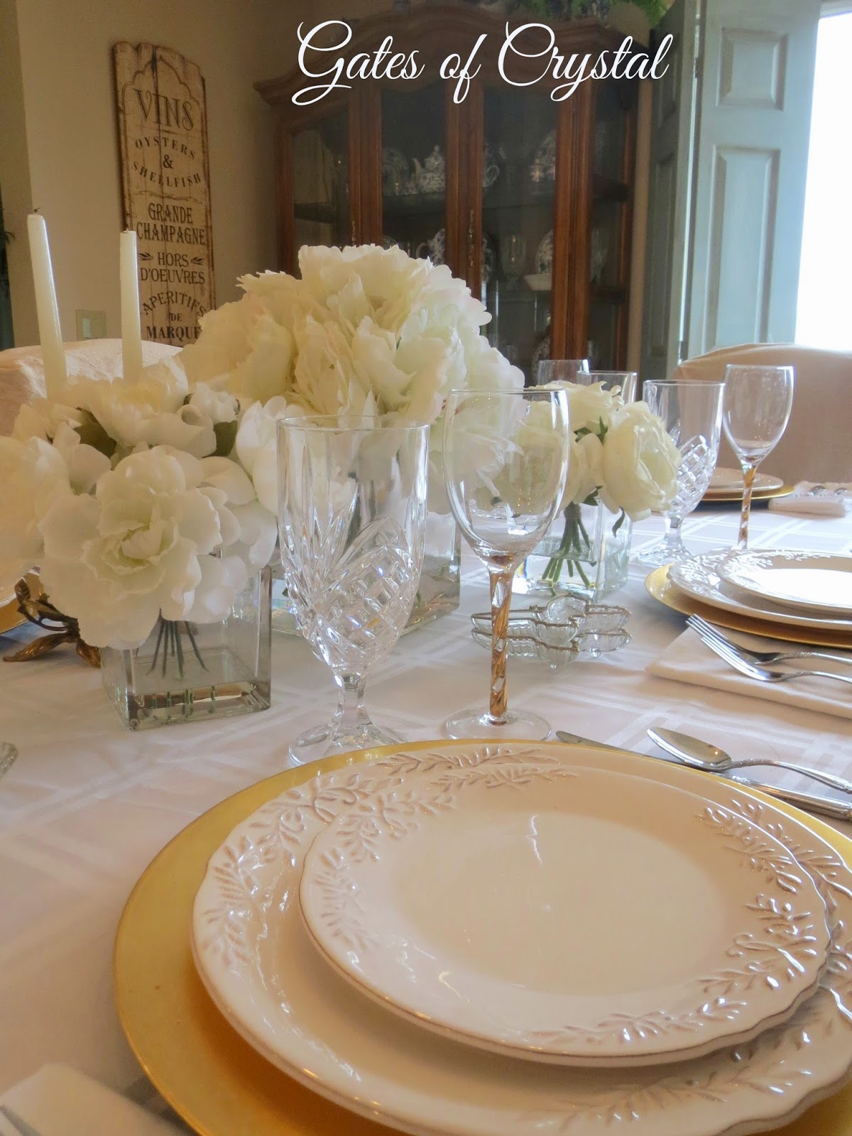 White and Gold Table Setting