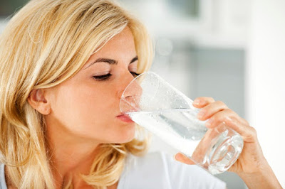 Nước muối có điều trị nhiệt miệng được không?