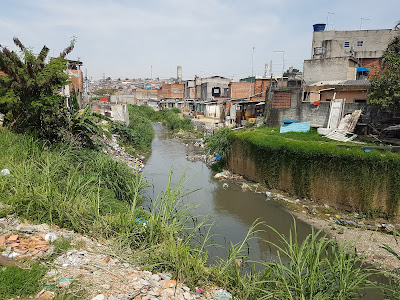 Comunidade do Torresmo, situada às margens do Córrego do Lajeado, Itaim Paulista, SP