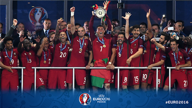 Portugalia cu trofeul Euro 2016 