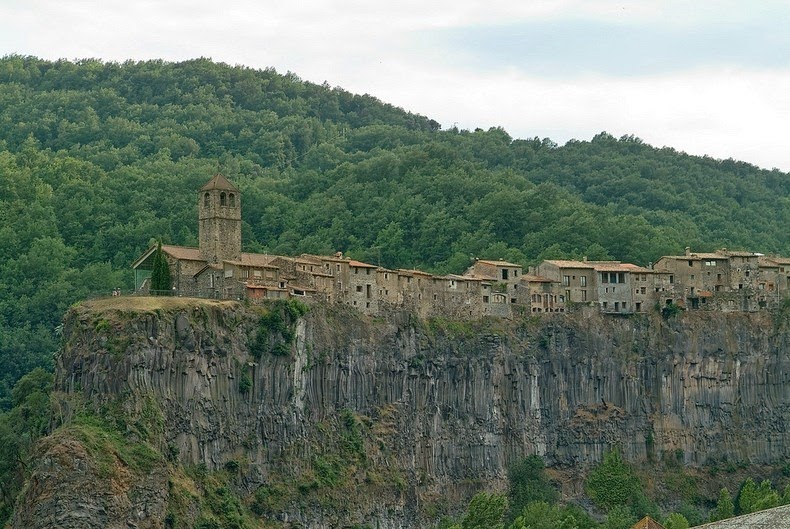 castellfollit-de-la-roca-8