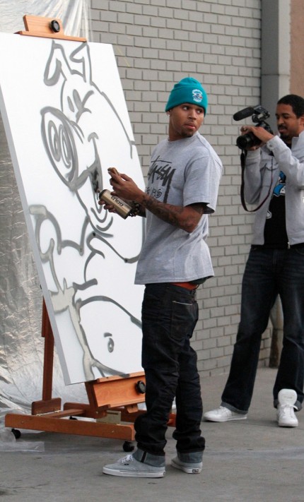 Chris Brown Graffiti Artwork. Chris Brown Does Graffiti Art