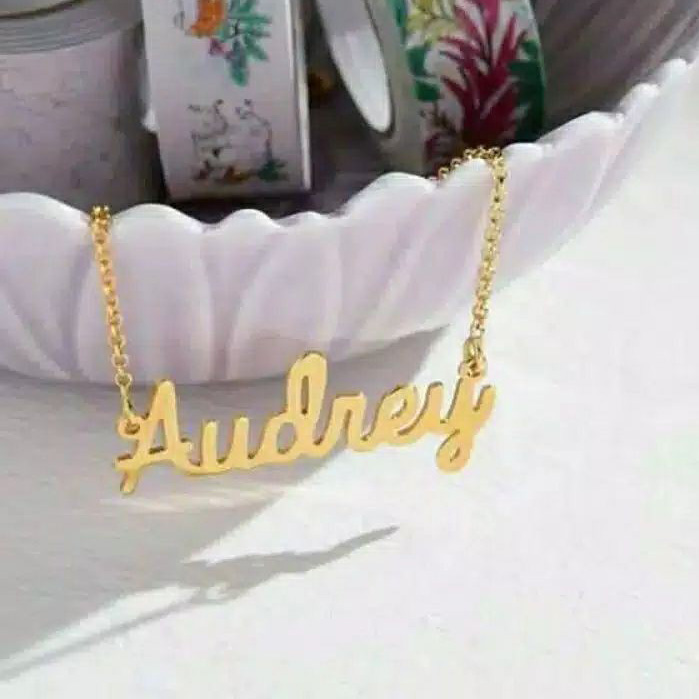 kalung nama audrey