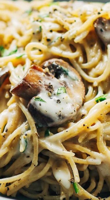 Creamy Garlic Herb Mushroom Spaghetti