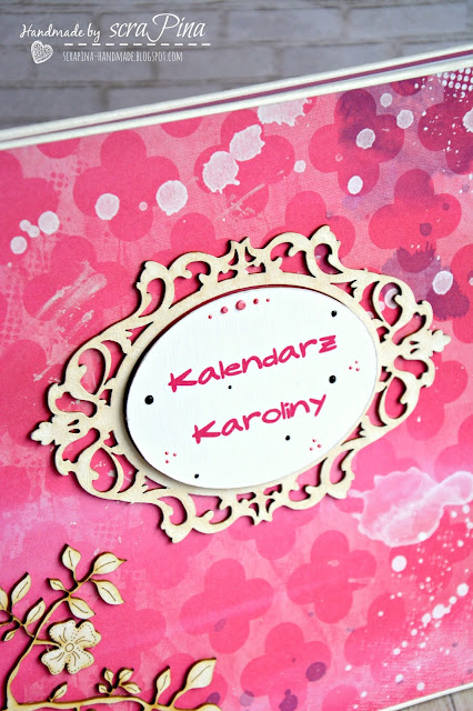 Biało magentowy różowy żywiołowy kwadratowy kalendarz 2016 z kotem ręcznie robiony scrapina handmade scrapbooking tekturki i kropka