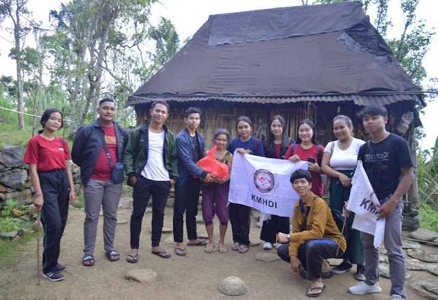   PC KMHDI Karangasem Gelar Penyaluran 15 Paket Sembako ke Pelosok Desa Seraya