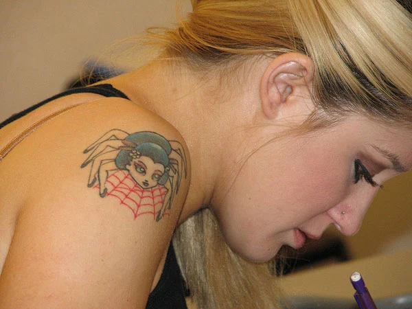 Tatuajes en el hombro para chicas