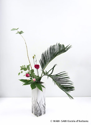 Ikebana-nageire-freestyle-escola-wabisabi-flors