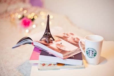 caneca,livros,paris,torre eiffel, starbucks