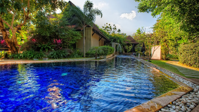 Huge Private Pool HD Wallpaper