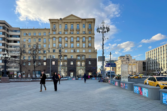 Пушкинская площадь, Тверская улица