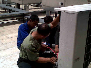 Service<a href=' http://serviceac-surabaya.com/ '> ac </a>floor standing murah