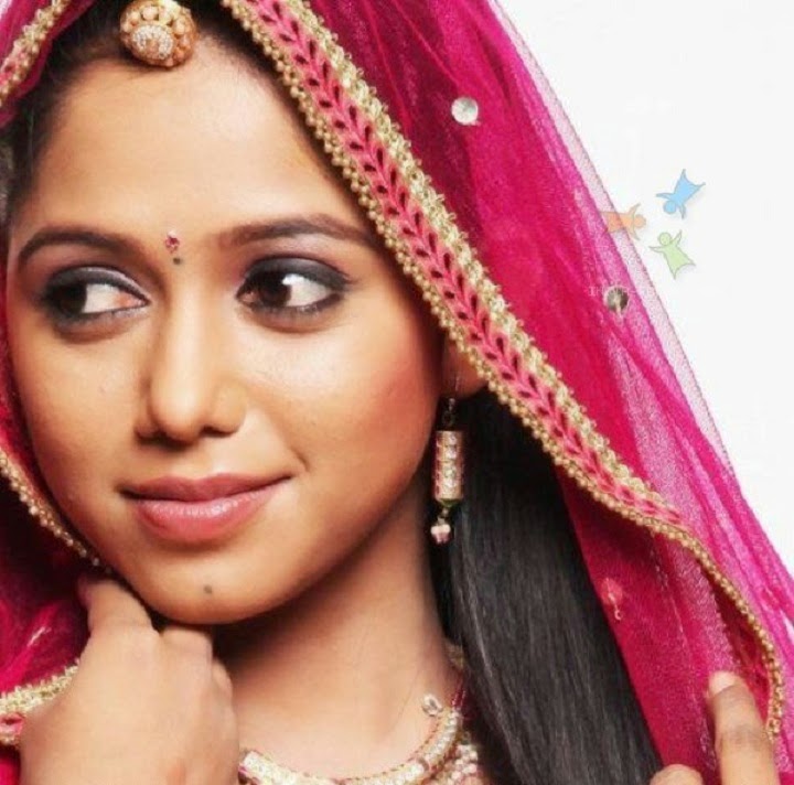 Yashashri Masurkar HD Wallpapers Free Download