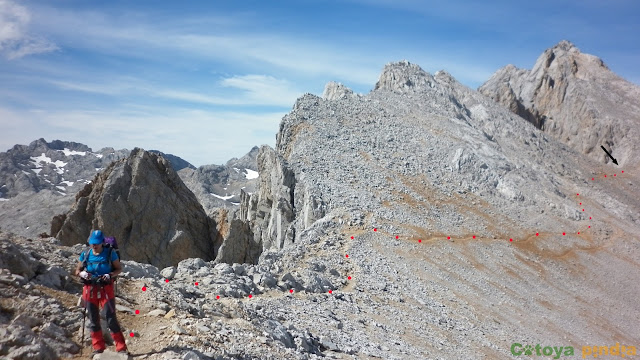 Ruta a Peña Vieja desde la Estación del Cable en Fuente Dé, en Picos de Europa.