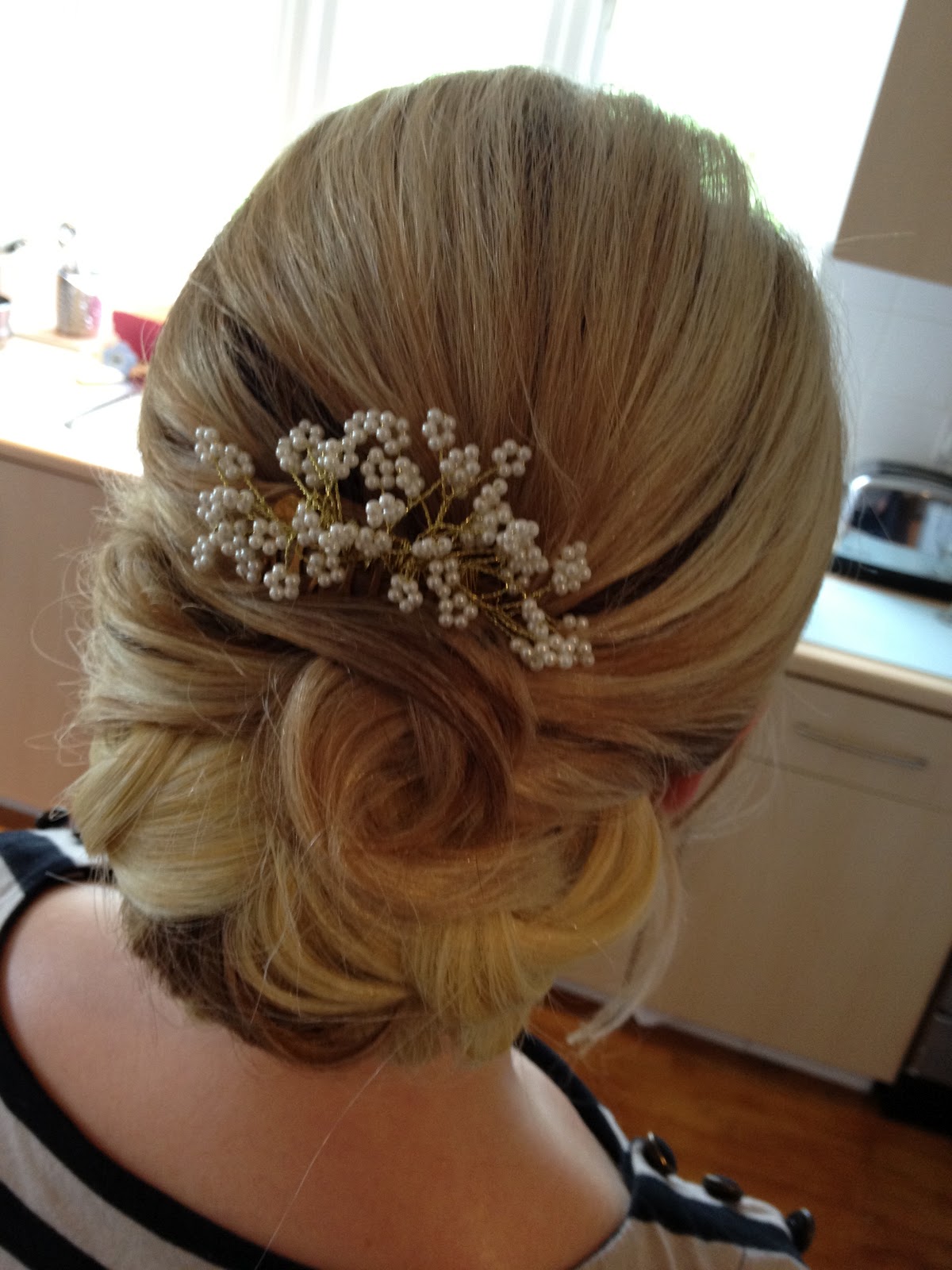 wedding hairstyles for short hair with tiara Katie very kindly forwarded the following photos to me taken by her 