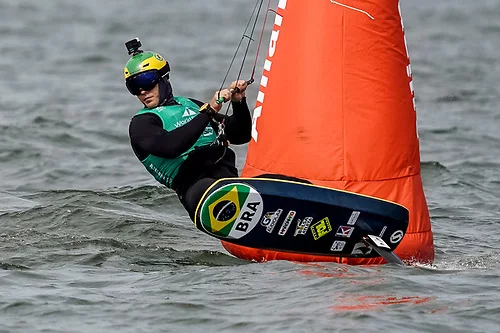 Bruno Lobo fica no top-10 do Mundial de Formula Kite