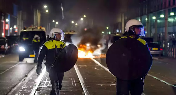 Τρόμος στη Χάγη: Εφιαλτικό «Black Friday» με τρεις τραυματίες σε επίθεση με μαχαίρι - Βίντεο