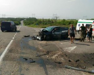 Смертельне зіткнення: в аварії постраждали 10 людей