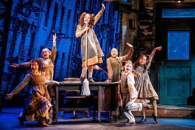 Upcoming and GIVEAWAY: Annie, April 25-30, Fisher Theatre, Detroit {ends 2/12}