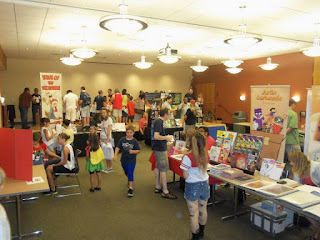 Comic Book Mania Convention. Photo by Wally Lowe.