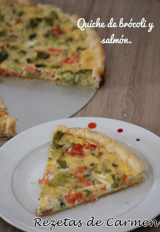 Quiche de brócoli y salmón.