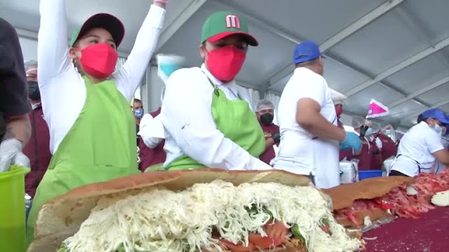 Mexicans breaks record for the longest ‘torta’ sandwich