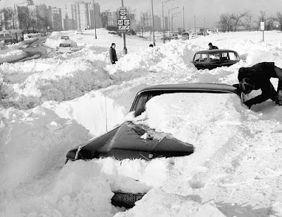 Snowstorm Chicago 1967. Drive in January 1967.