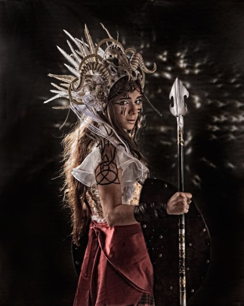 Lorena Cordero fotografia surreal arte fashion mulheres modelos rainhas imperatrizes história Boadiceia (Lorena Robalino)