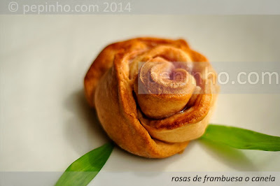 Rosas de ricotta con frambuesa