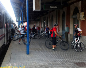 Ruta nocturna de Segovia a Madrid bajo la luz de la luna. Septiembre 2012