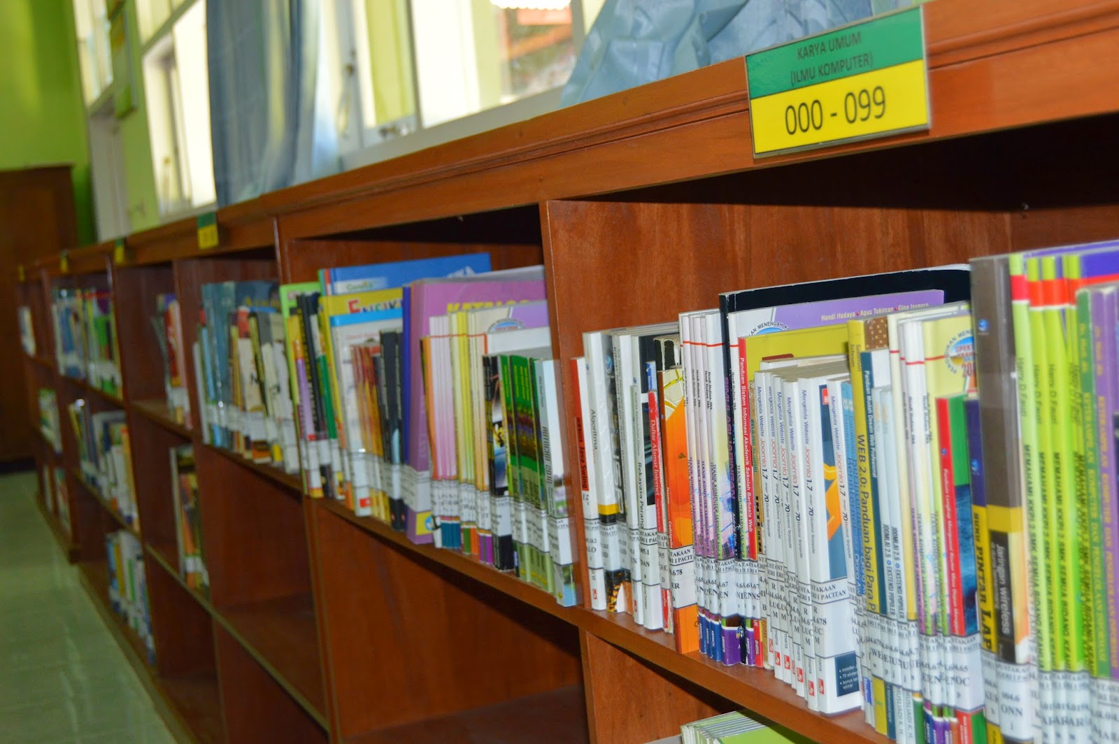  Buku Perpustakaan SMP 2019 DAK SMP 2019 Mencari buku 