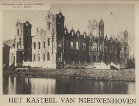 Algemeen zicht van het kasteel na de brand