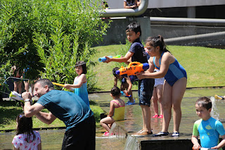 Guerra de agua en las fiestas de Desierto