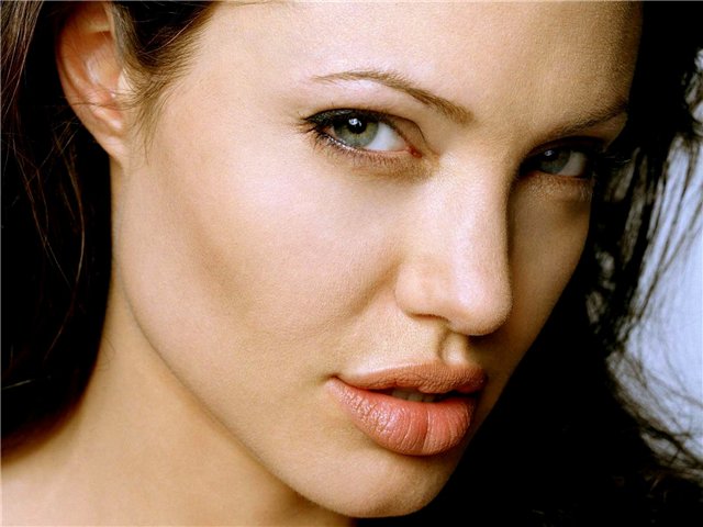 Angelina Jolie is good at her acting in hollywood Industry