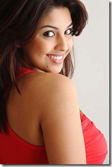 actress_richa_gangopadhyay_sideview_photos