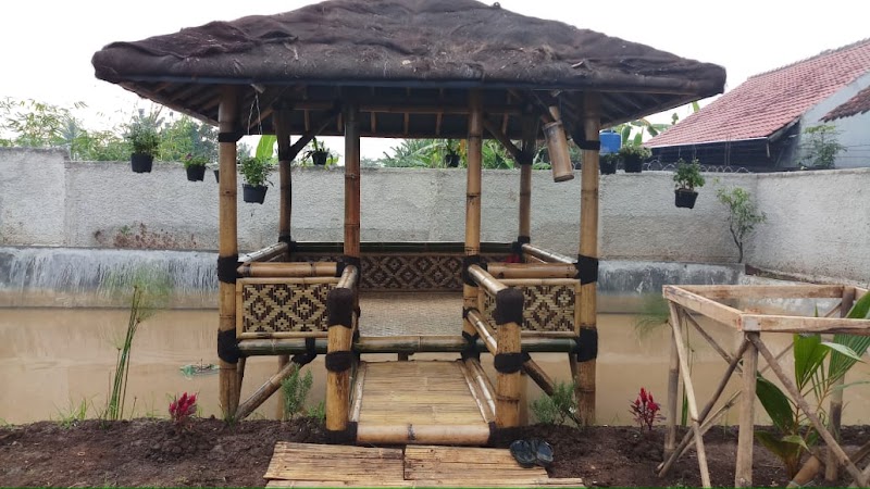 Ide Penting Rumah Bilik Bambu, Gambar Sandal