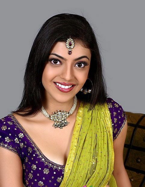 KAJAL AGARWAL SPICY STILLS hot photos