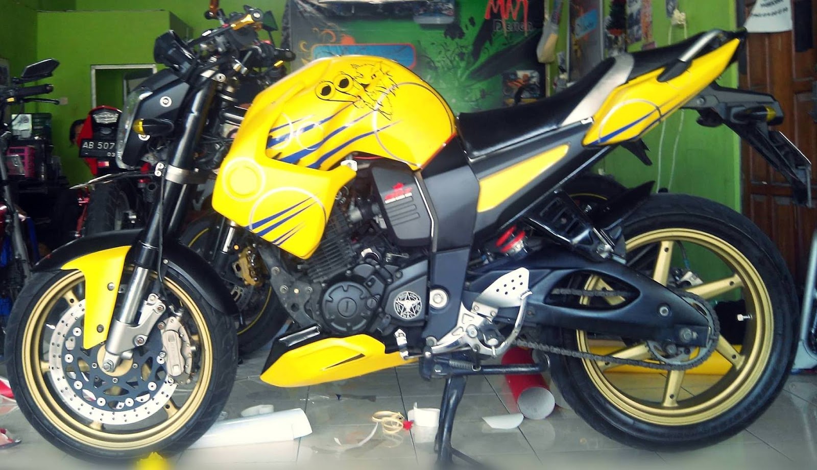 Download Koleksi Modifikasi Motor Trail Crypton Terkeren Velgy Motor