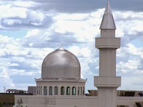 Masjid Baitun Nur di Calgary, Alberta, Canada. 