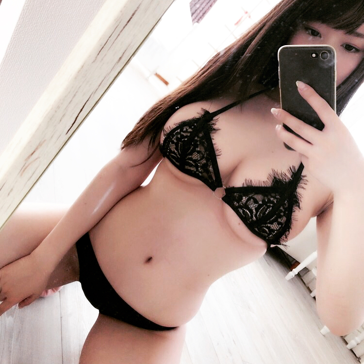 Aika Yumeno Japanese AV Idol Big Tits in sexy lingerie
