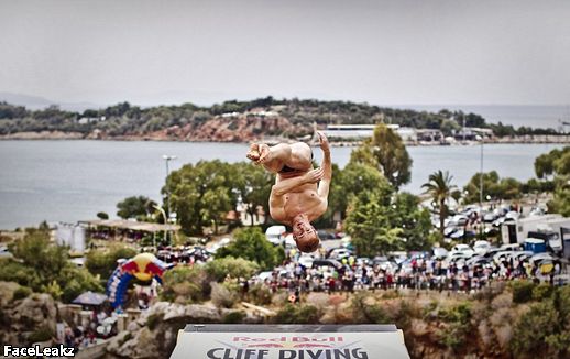 FaceLeakz - Foto para Perenang melompat dari Ketinggian Ekstrim di Cliff Diving World Series, Athena