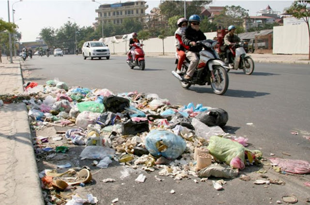 Ô nhiễm nặng nề tại các gầm cầu Sài Gòn