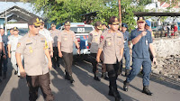 Kapolda Turun Langsung Mengecek Situasi Arus Mudik di Pelabuhan Manado 