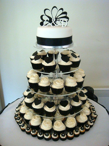 Black and White Wedding Cupcake Ideas