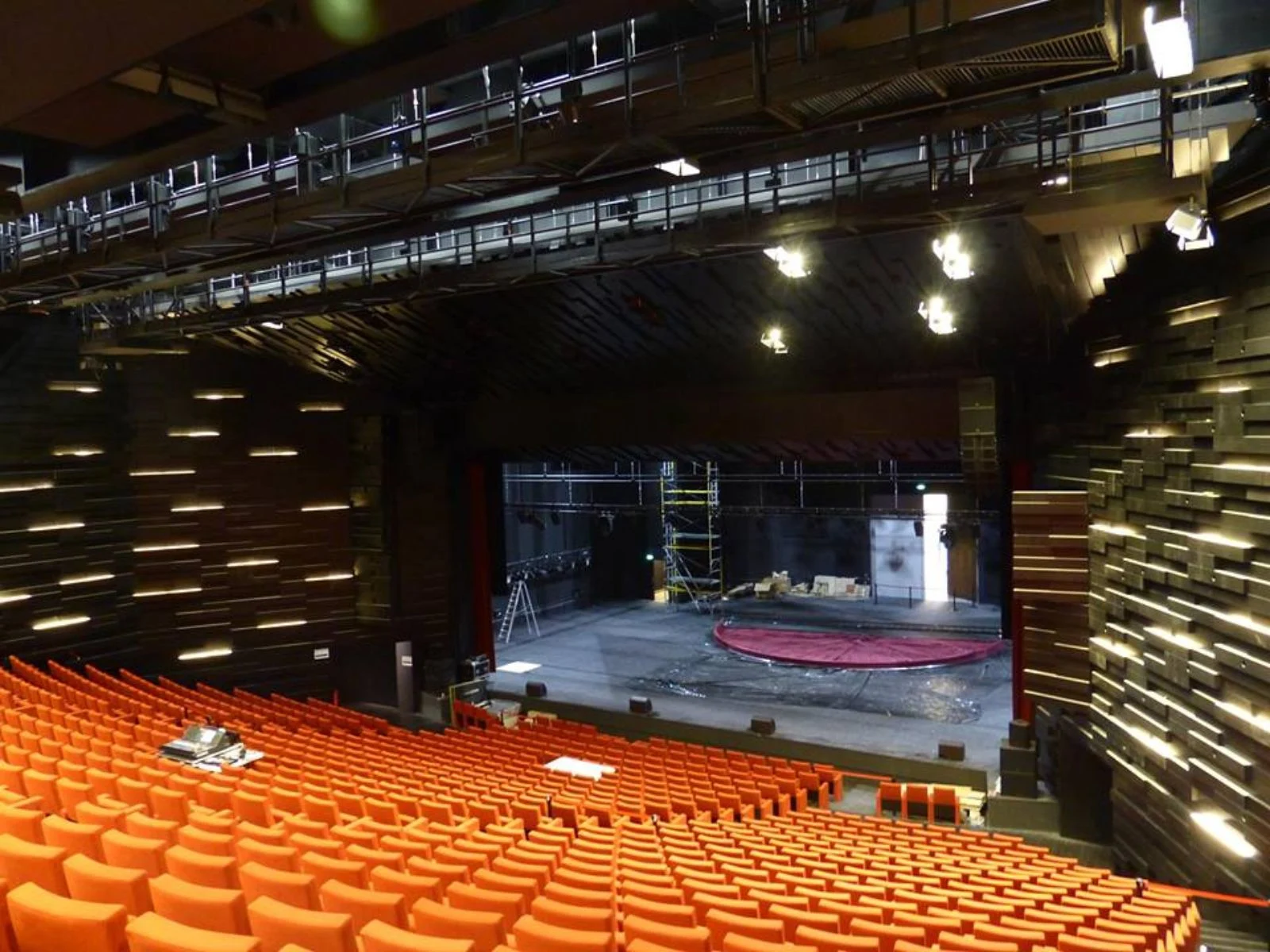 Open Albi Major Theater by Dominique Perrault Architecture