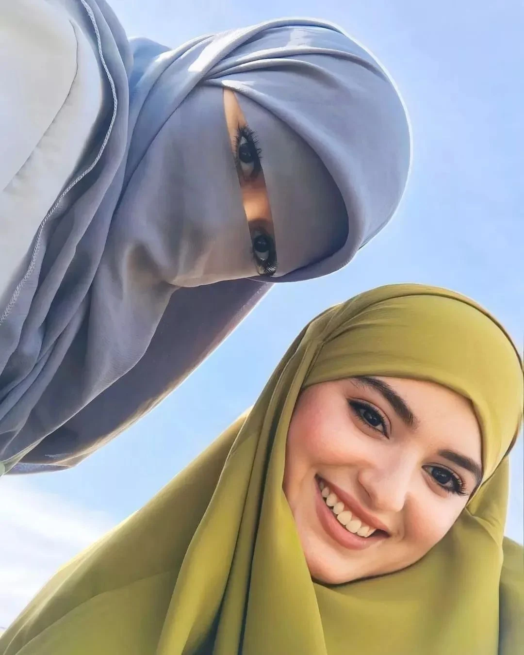 New Hijab Style two friends DP for Stylish Girl