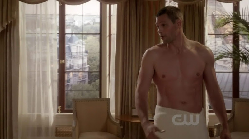 Justin Bruening Shirtless in Ringer s1e08