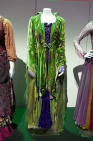 Bette Midler Hocus Pocus Winifred Sanderson costume