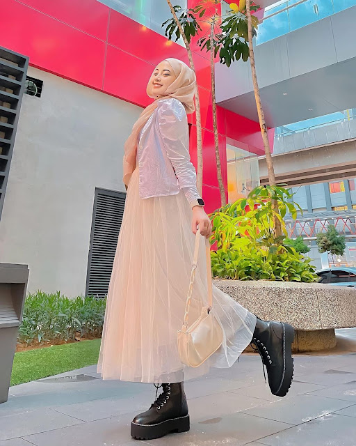 18 Referensi Outfit Long Dress Modern cocok untuk Kamu yang Ingin Tampil Stylish